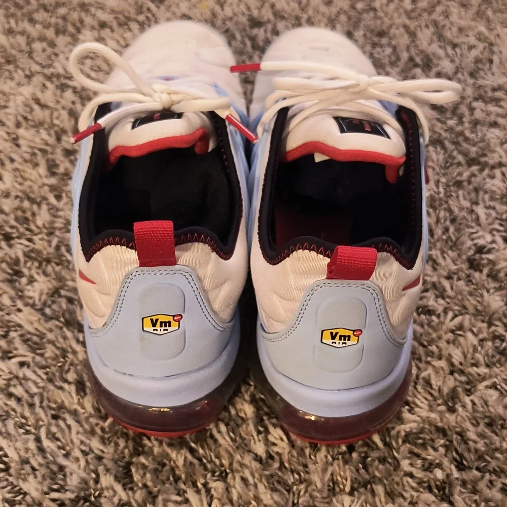 Nike Air VaporMax Plus - White and Red Accents - Picture 4 of 8
